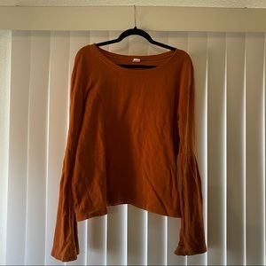 WILD PEARL BELL SLEEVE SWEAT SHIRT